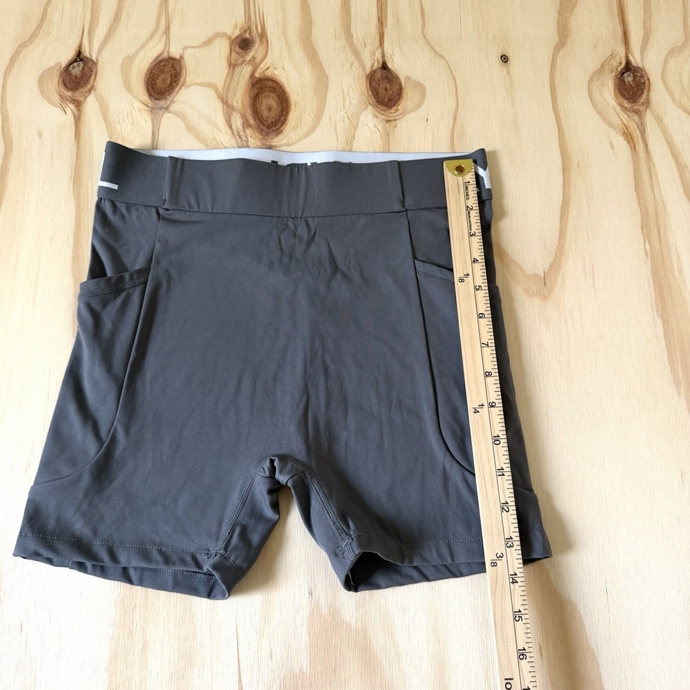AYBL Women's Staple Logo Seamless Training Shorts Size Medium Workout Gym Shorts